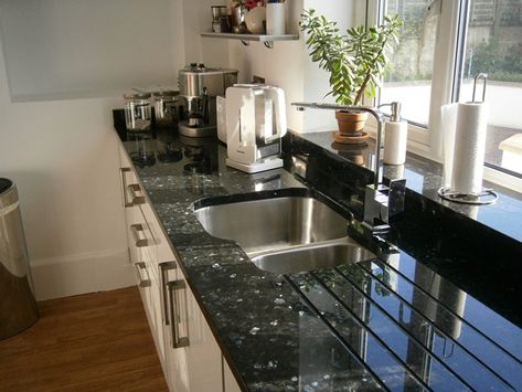 245f49ee5f8fa814bc22cb533ff5fd79--emerald-pearl-granite-granite-kitchen